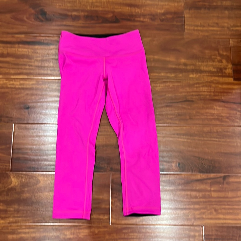 Lululemon cropped leggings. Size 4.